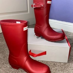 red original short hunter rain boots